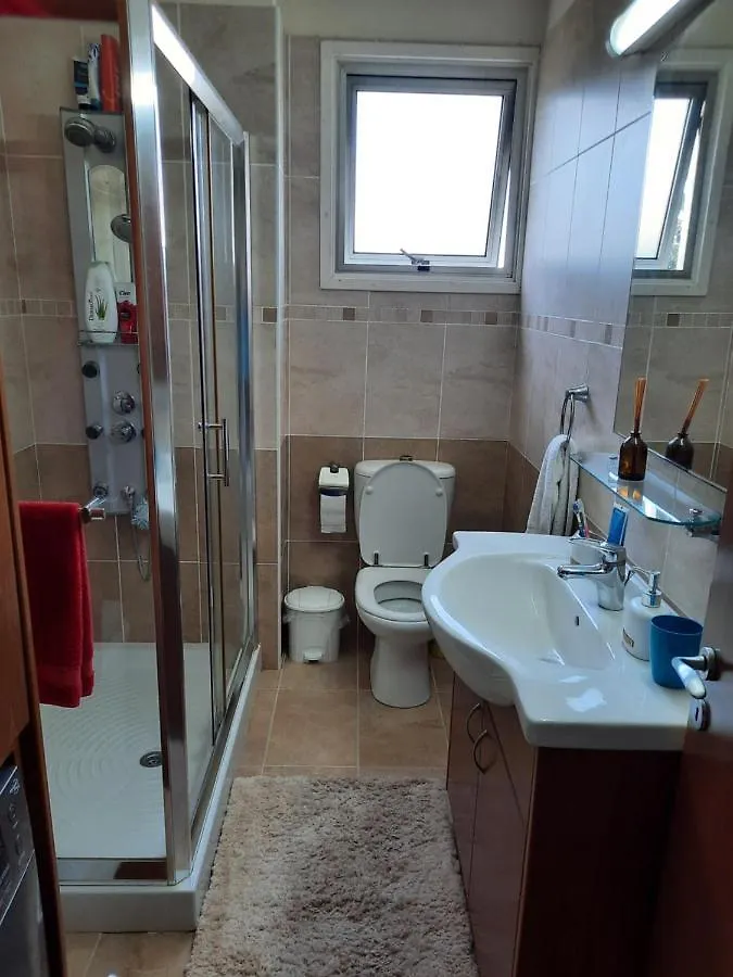 Séjour chez l'habitant Private Room In Shared Apartment Near Larnaca Airport - 24 Hour Shuttle Service Chypre